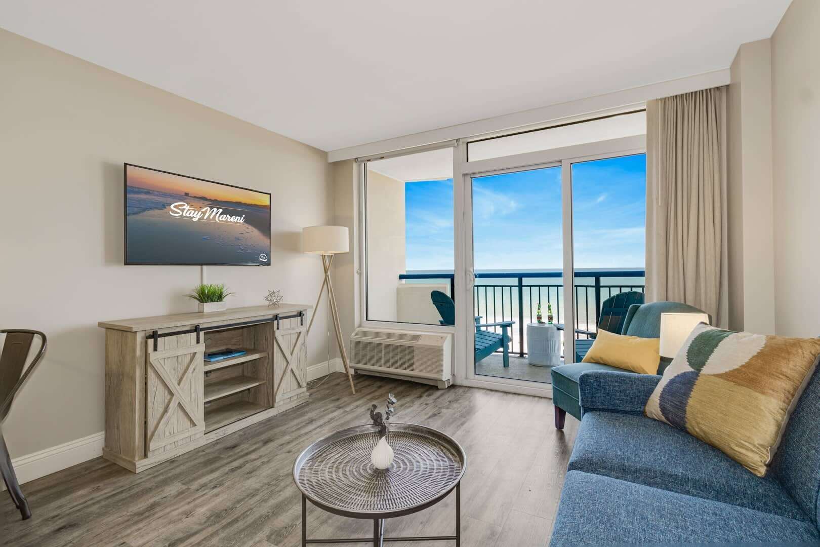 电视、壁炉、办公室