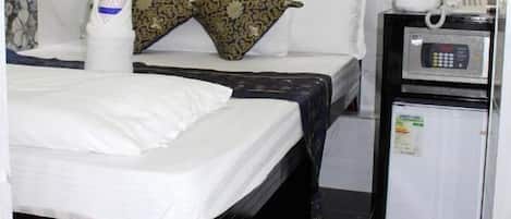 1 bedroom, desk, free WiFi, bed sheets