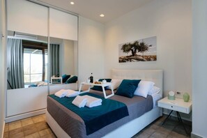1 bedroom, travel cot, WiFi, bed sheets