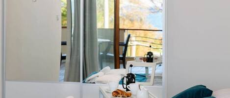 1 bedroom, iron/ironing board, travel cot, WiFi