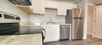 3rd Base Apt 2 - All Star Baseball Rentals