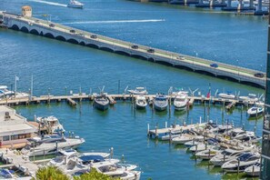 Marina - 2BR Emerald Water and Sunshine (Miami)