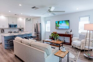 TV, stereo, offices - 824 Twin Palms w/ Spacious Screened Lanai (Naples)