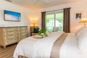 2 bedrooms, desk, iron/ironing board, travel crib - 824 Twin Palms w/ Spacious Screened Lanai (Naples)