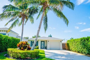 Exterior - 824 Twin Palms w/ Spacious Screened Lanai (Naples)