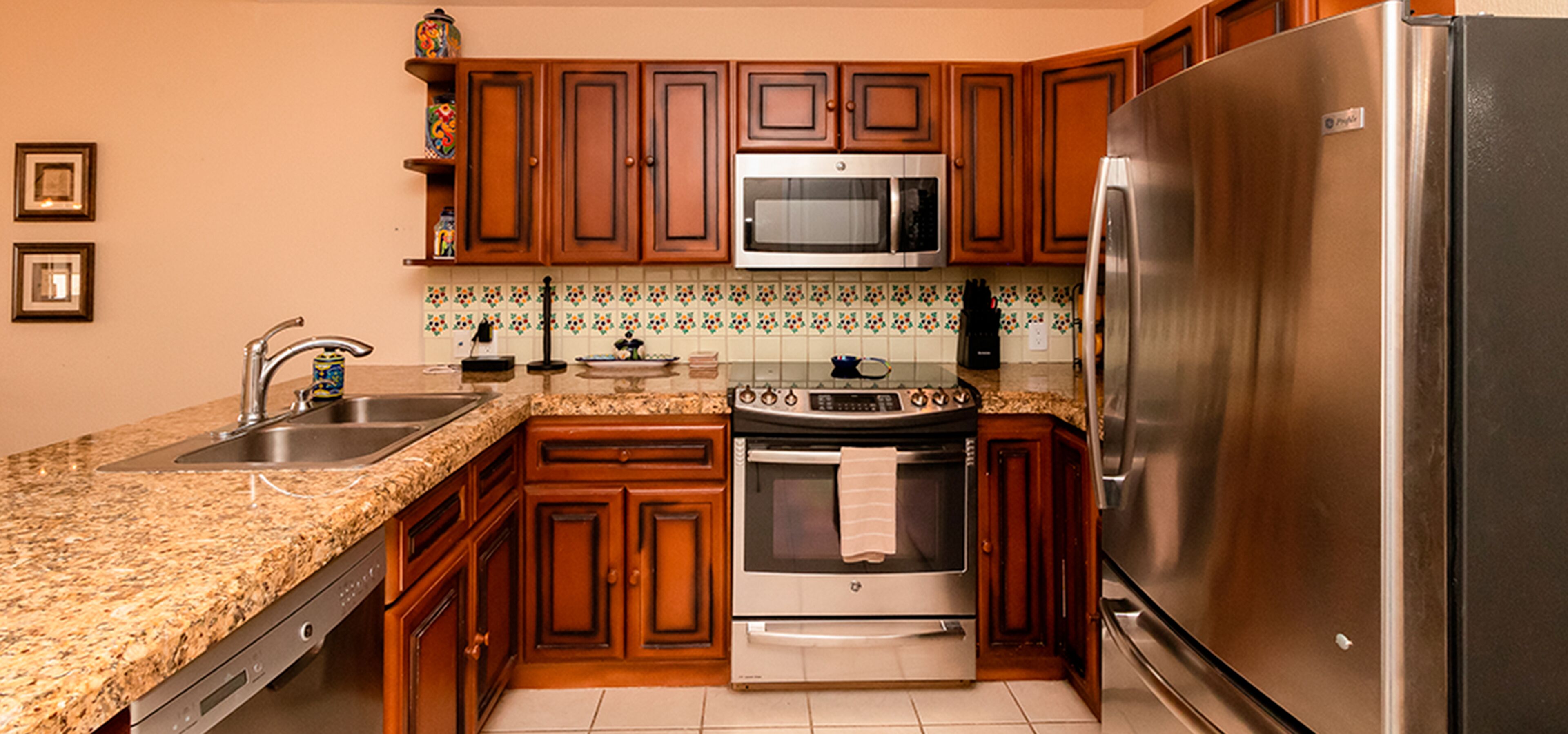 Fridge, microwave, stovetop, dishwasher