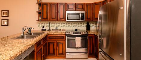 Fridge, microwave, stovetop, dishwasher