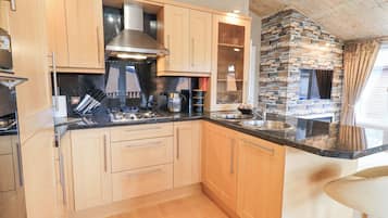 Fridge, dishwasher, electric kettle, toaster