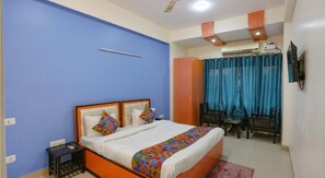 Deluxe Room | 1 bedroom, desk, free WiFi - Hotel Earthview II  (Noida)