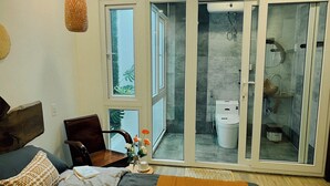 Doppelzimmer zur Einzelnutzung, Nichtraucher | Badezimmer | Hausschuhe