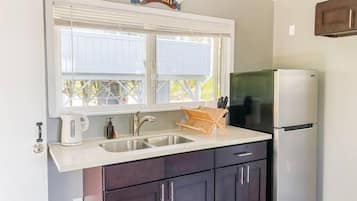 Wasserkocher mit Kaffee-/Teezubehör