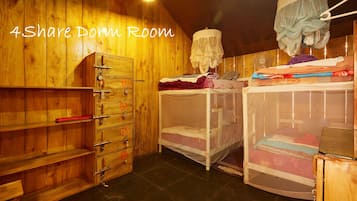 1 habitación, decoración personalizada y muebles diferentes