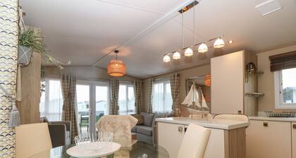 Seafront Holiday Home 2