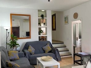 TV, bøker og musikkbibliotek