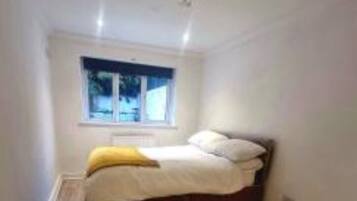 2 bedrooms, iron/ironing board, travel cot, free WiFi