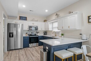 Fridge, microwave, oven, stovetop - June 27 - 30 Open! Pool/Pickleball and Views! (Gulf Shores)