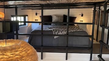 2 Schlafzimmer, Schreibtisch, Bügeleisen/Bügelbrett, kostenloses WLAN