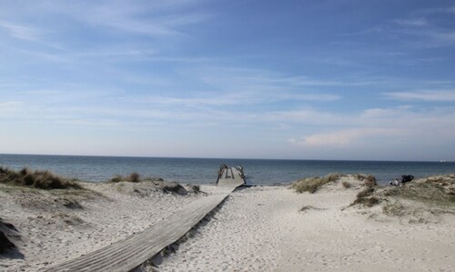 Modern Luxury Beach Retreat Just Steps From The White Sandy Beach Of Kämpinge!