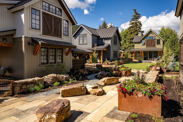 Exterior - Mariposa-Valerian-Paintbrush Bundle at Academy Place with Private Hot Tub (Crested Butte)