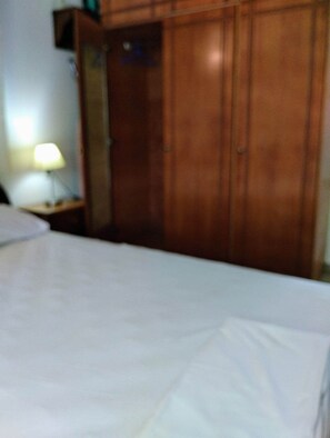 1 soverom, strykejern/-brett, wi-fi og sengetøy