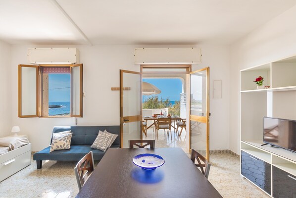 Apartment | Dining room