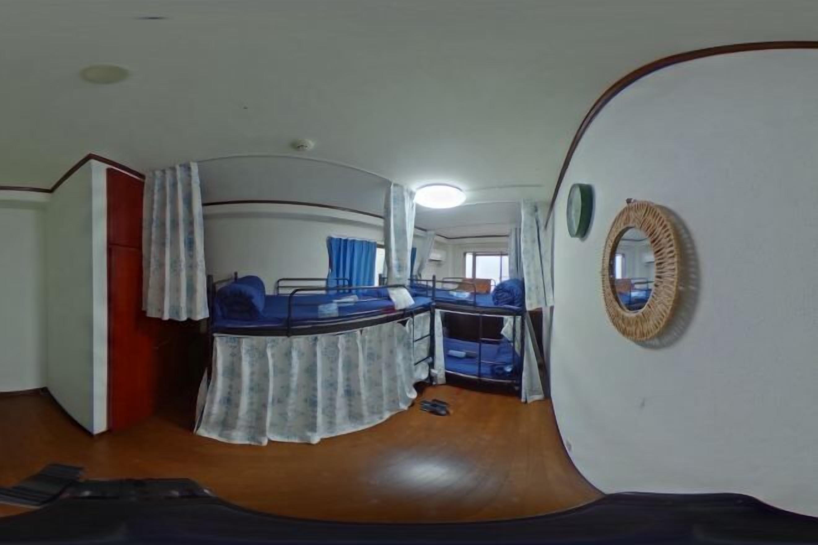 Blendingsgardiner, strykejern/-brett, wi-fi (inkludert) og sengetøy