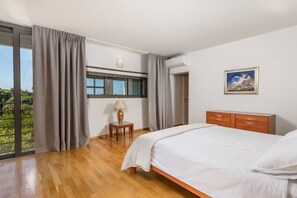 5 bedrooms, desk, iron/ironing board, WiFi - RM Grande Villa Rovinj (Rovinj)