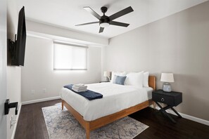 3 chambres, fer et planche à repasser, lit parapluie, Wi-Fi gratuit