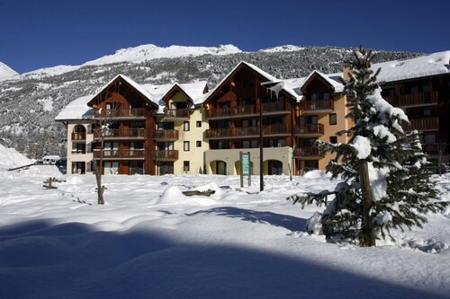 100m du centre station, 3ème étage, vue montagne, télévision, casier à ski, 54m², Serre Chevalier