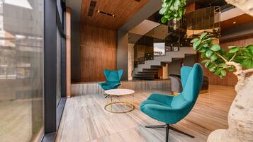 ฝ่ายต้อนรับ