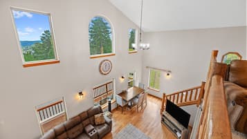 Smart TV, videojuegos y futbolito