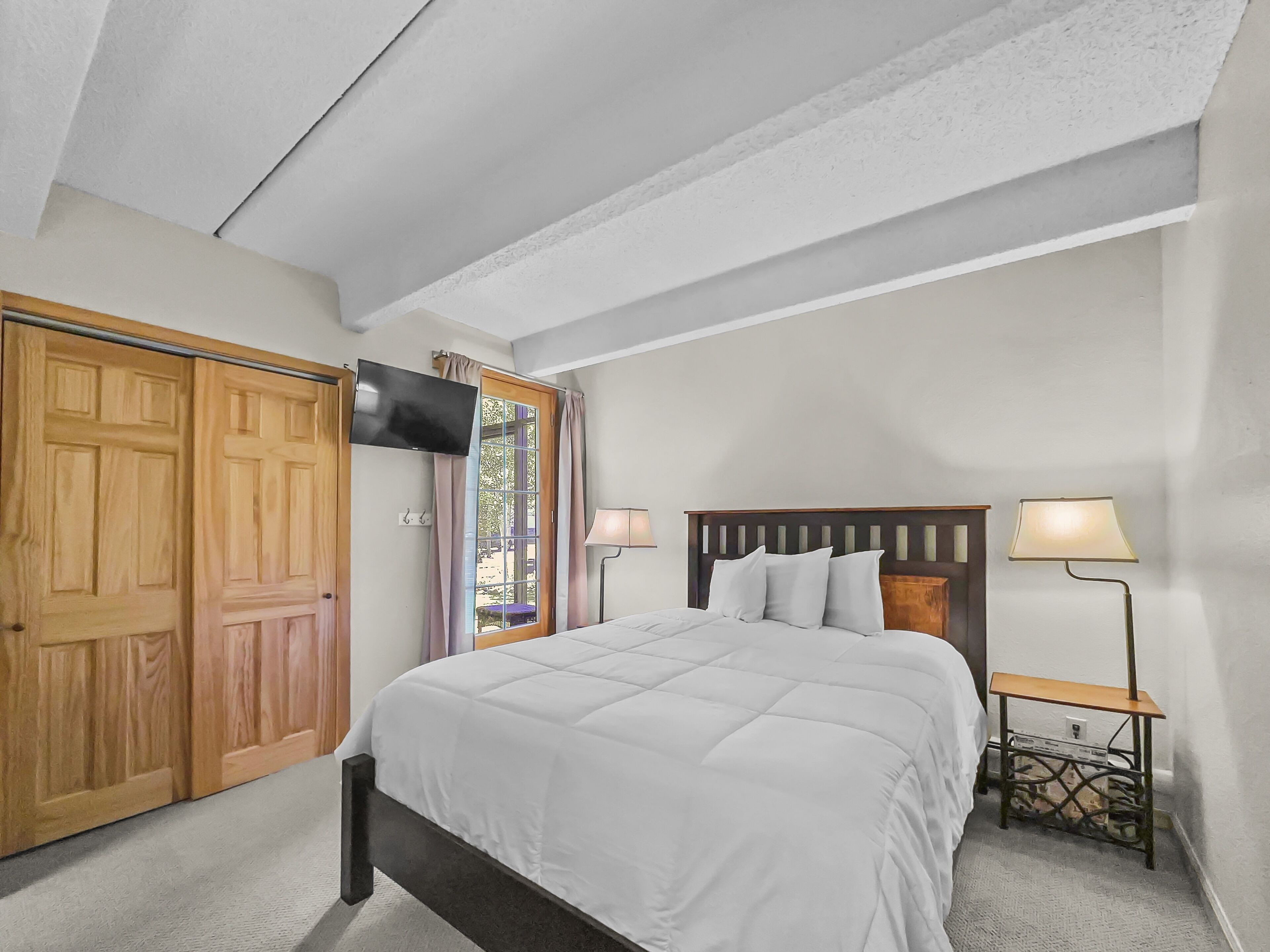 Condo, 2 Bedrooms