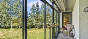Wh102 Wheeler House 2 Bedroom Condo by RedAwning