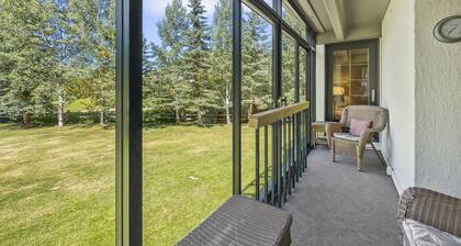 Wh102 Wheeler House 2 Bedroom Condo by RedAwning