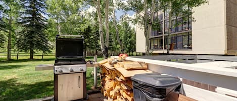 Condo, 2 Bedrooms | BBQ/picnic area