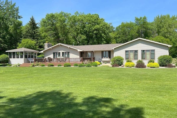 Ottertaillodgebackview