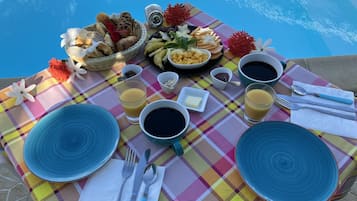 Daily continental breakfast for a fee
