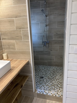 Ilet Caret | Baño | Secador de pelo, toallas y papel higiénico