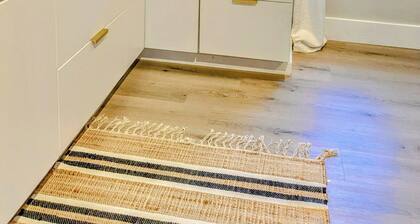 Lakewoods Urban Suite