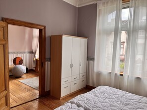 1 bedroom, in-room safe, desk, soundproofing