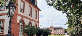 Apartment Wiesbaden at the Biebrich Castle-Park