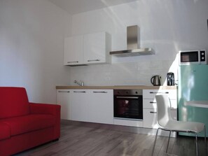 Fridge, microwave, coffee/tea maker, electric kettle - Libo House, Bologna by Short Holidays (Bologna)