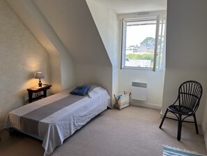 3 bedrooms, iron/ironing board, WiFi, bed sheets - Maison Familiale Avec vue sur L'océan (Saint-Gildas-de-Rhuys)