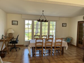 Dining - Maison Familiale Avec vue sur L'océan (Saint-Gildas-de-Rhuys)