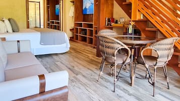 Premium Room | 2 bedrooms, Egyptian cotton sheets, premium bedding, minibar