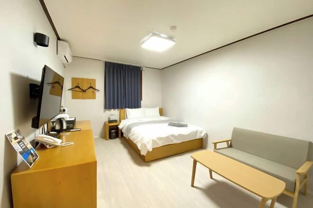 Down duvets, free WiFi