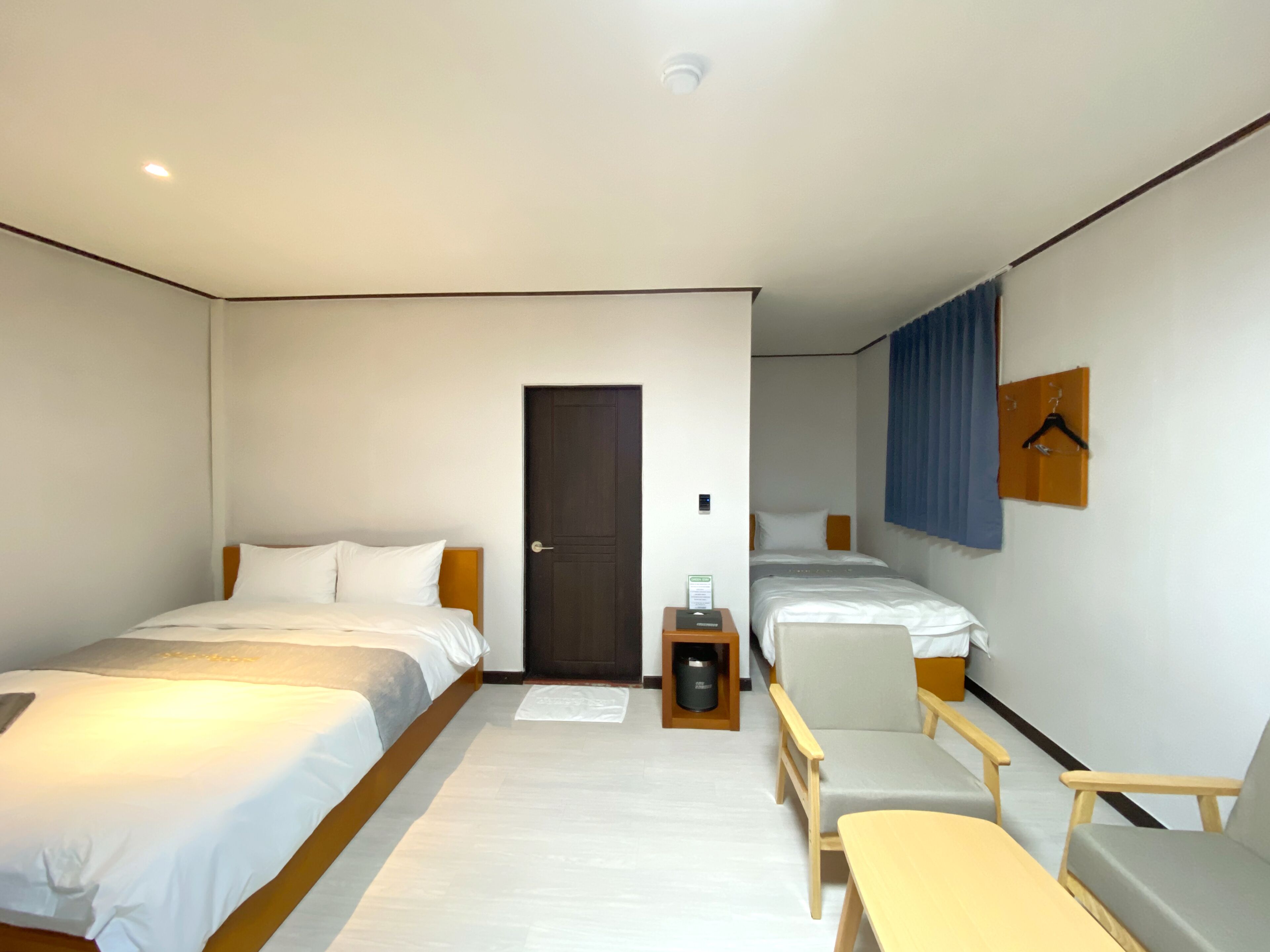 Habitación superior con 2 camas individuales | Edredones de plumas y wifi gratis