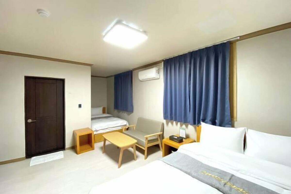 Down duvets, free WiFi