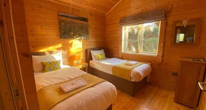 Hollybush Lodges