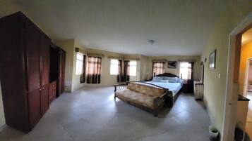 1 soverom, strykejern/-brett, wi-fi og sengetøy